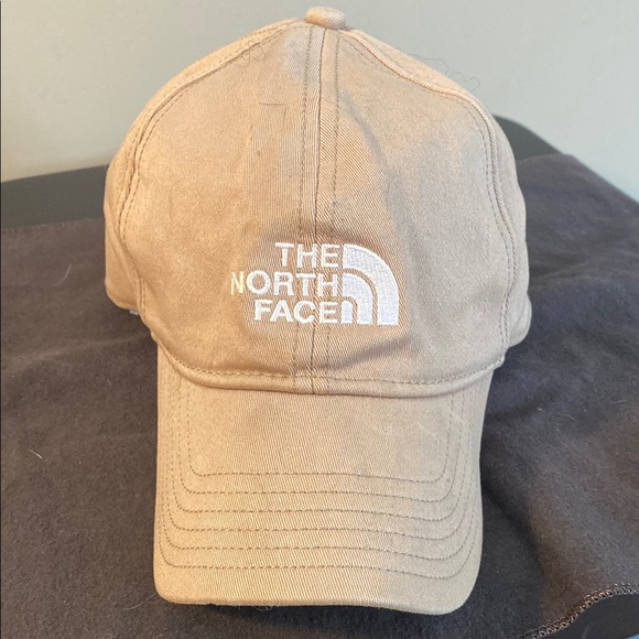 The North Face Tan Cap - Picture 1 of 3